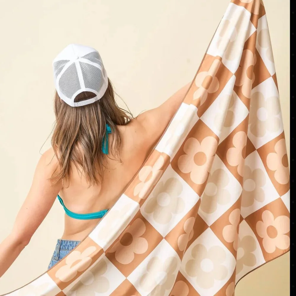 Flower Check Brown Quick-Dry Beach Towel